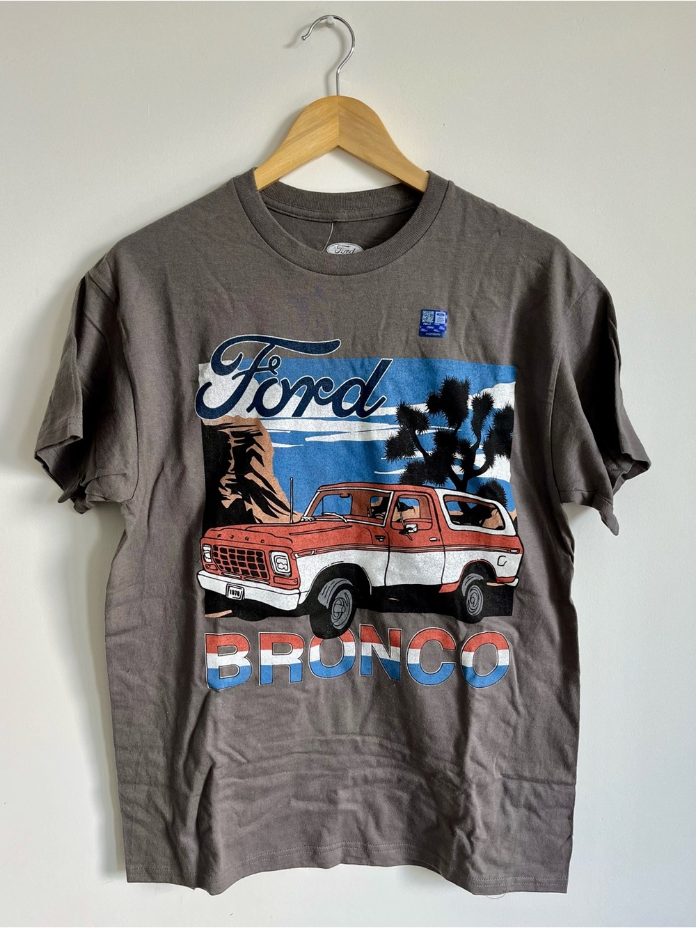 Ford Bronco Graphic T Shirts Green & Gray Truck Scene Prints Men’s Size M